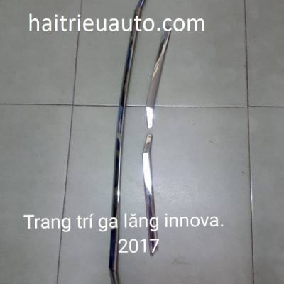 trang tr&iacute; mặt ca lăng xe innova 2018
