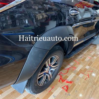 ốp cua lốp xe Toyota Fortuner