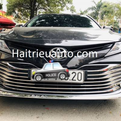 ốp mặt ca lăng xe toyota camry 2020