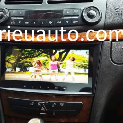 M&agrave;n h&igrave;nh android cho Mercedes E 2008