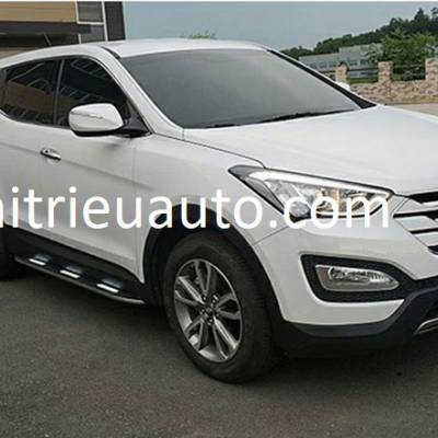 bệ bước c&oacute; đ&egrave;n led cho xe Santafe