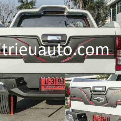 ốp trang trí cốp sau xe colorado