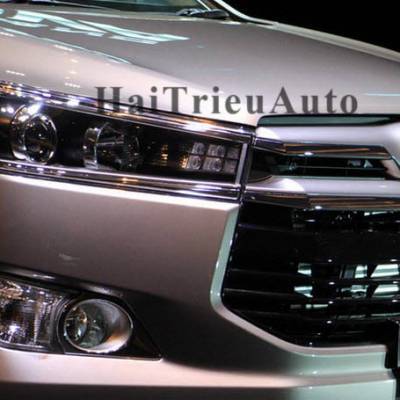 Viền đèn trước innova 2017