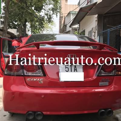 Đuôi cá cao có đèn honda civic 2010