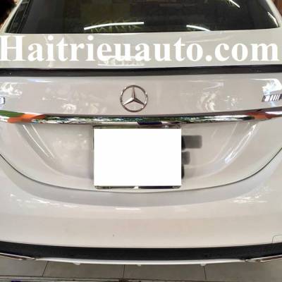 Đuôi gió thể thao xe Mercedes C200
