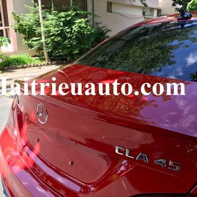 Đuôi gió thể thao xe Mercedes CLA 45