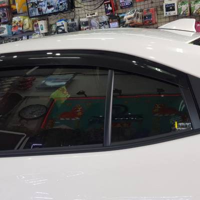 vè che mưa cho xe vios 2018