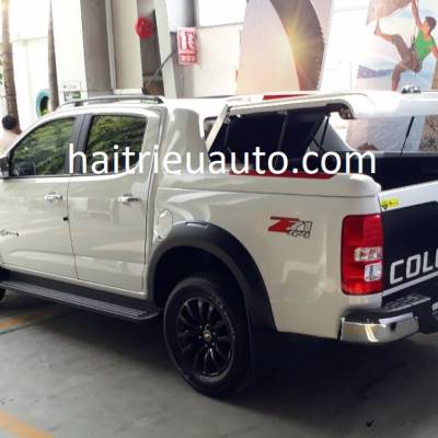nắp th&ugrave;ng thấp mở  90 độ xe colorado 2018