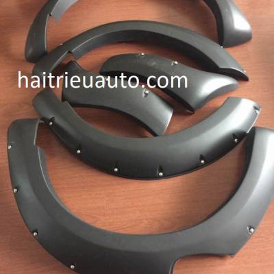 ốp cua lốp theo xe navara 2018