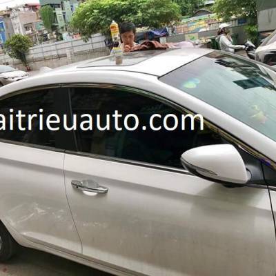 viền khung kính xe Hyundai Accent 2018