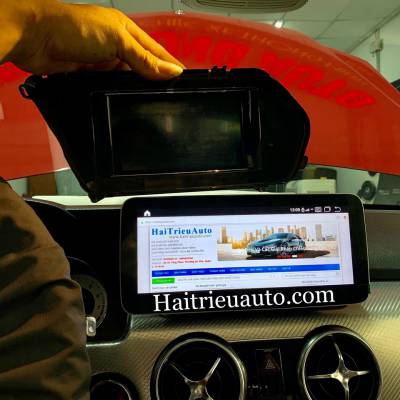M&agrave;n h&igrave;nh android theo xe Mercedes GLK 250 2015
