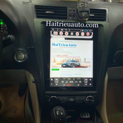 M&agrave;n h&igrave;nh tesla theo xe Lexus GS 300