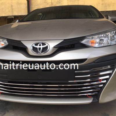 ốp trang tr&iacute; mặt calang xe toyota vios