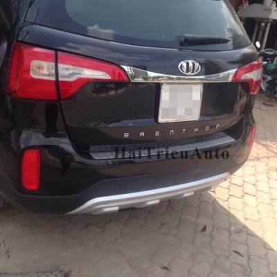 Ốp cản sau cho xe sorento