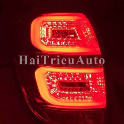 Đ&egrave;n hậu độ cho xe captiva