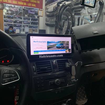 M&agrave;n h&igrave;nh android xe Mercedes C200