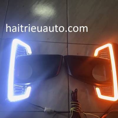 led đ&egrave;n gầm xe toyota hilux
