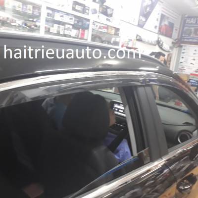 che mưa viền xi hyundai kona