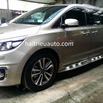 bệ bước cho xe Kia Sedona có đèn