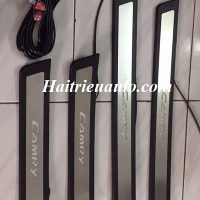 nẹp bước chân có đèn  Toyota Camry 