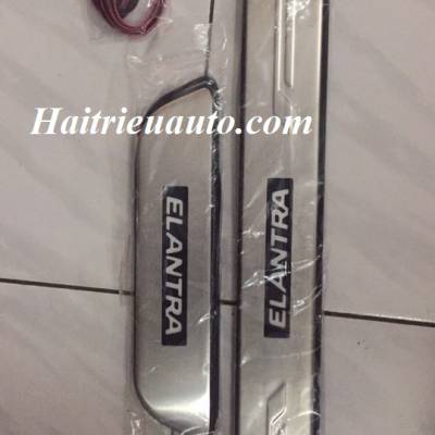 Nẹp bước chân có đèn Elantra 2017