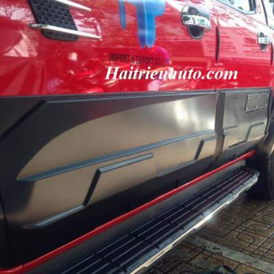 Ốp hông Ford Ranger 2017
