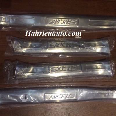 Nẹp bước chân trong Toyota Altis