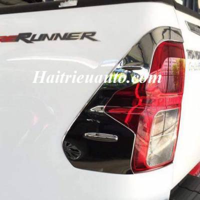 Viền đ&egrave;n sau toyota Hilux 2017
