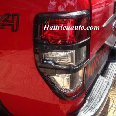 Viền đèn sau Ford Ranger