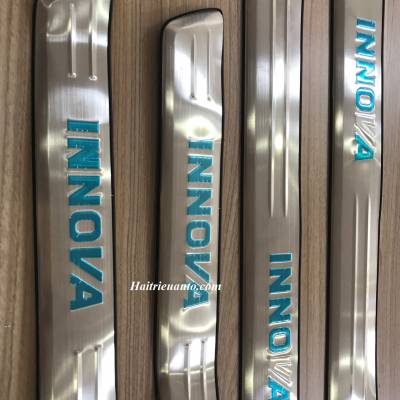 Nẹp bước chân cho xe innova 2016