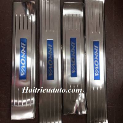 Nẹp bước chân trong có đèn Innova 2017