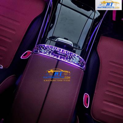 Led mở hộp tỳ tay xe Mercedes C 2024