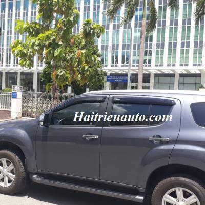 V&egrave; che mưa đen Isuzu MU-X