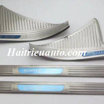 Nẹp bước ch&acirc;n trong Honda Civic 2017