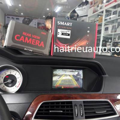 Lắp camera lùi cho xe Mercedes C 200  