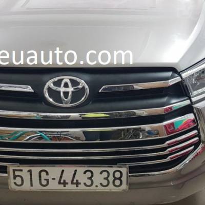 đồ trang trí cho xe innova 2017